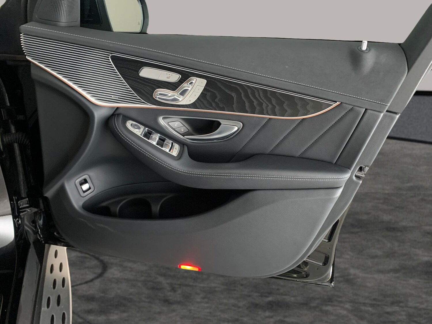 Used Mercedes-Benz EQC for sale - 76487746: Photo 38