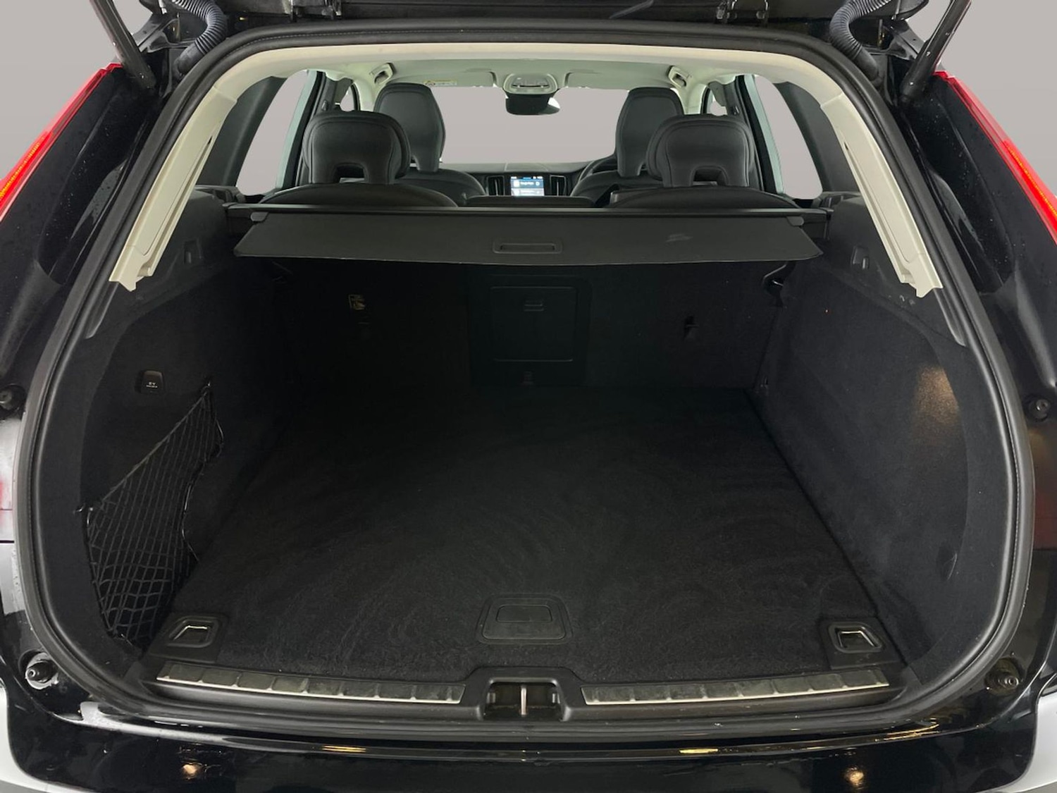 Used Volvo XC60 2022 for sale - 77350850: Photo 40