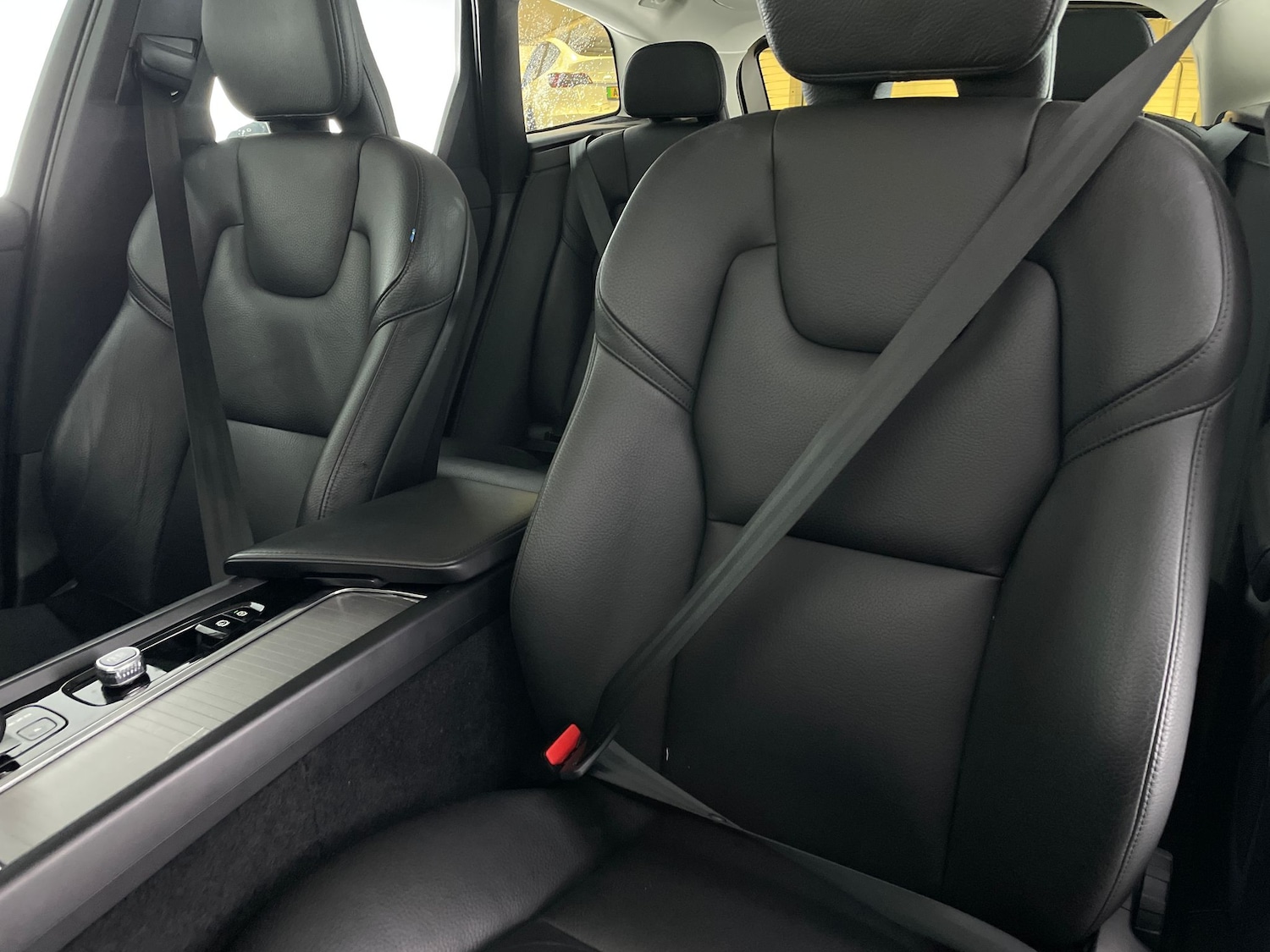 Used Volvo XC60 2022 for sale - 77350850: Photo 8