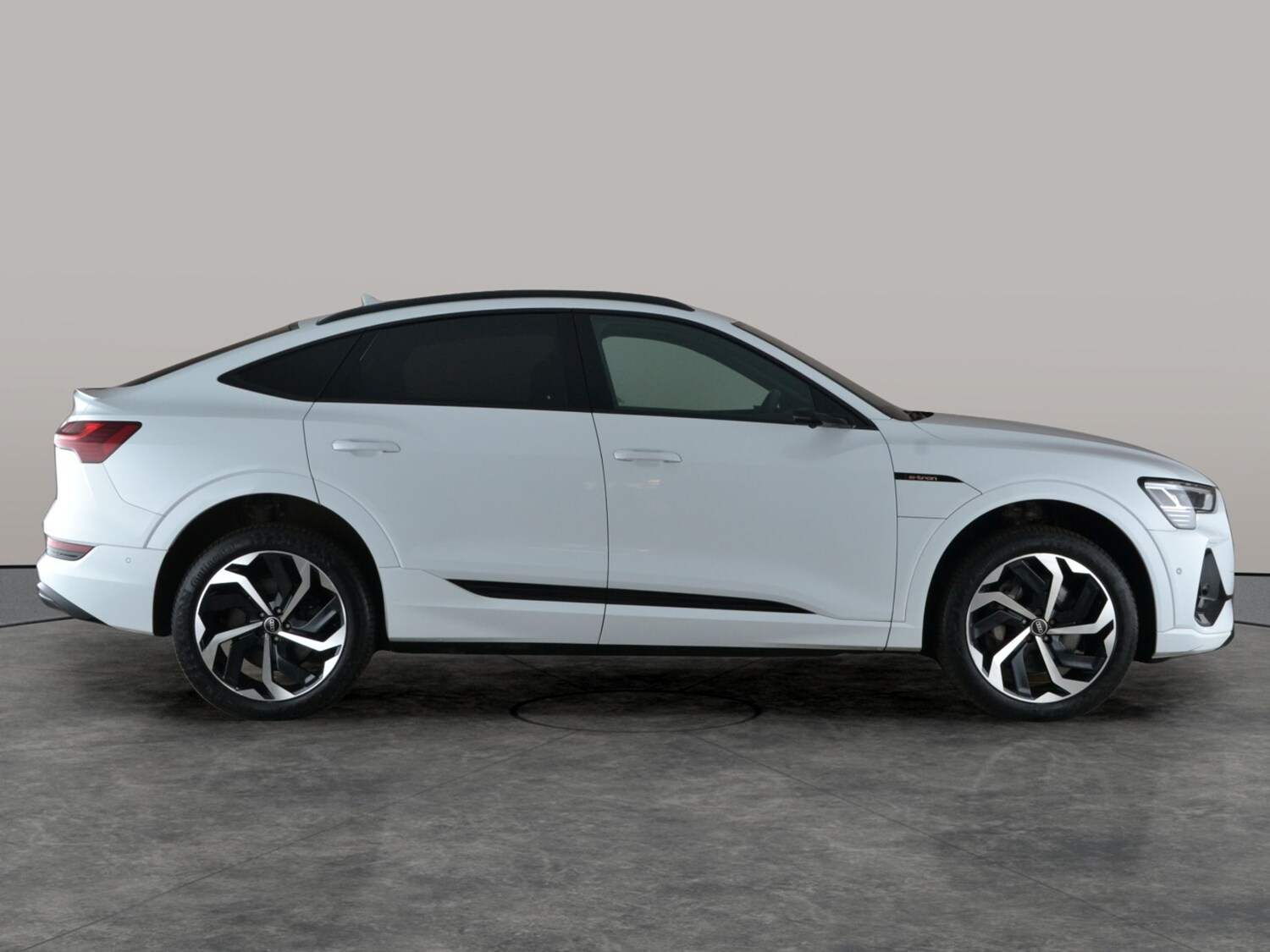 Used Audi e-tron 2022 for sale - 77485251: Photo 10