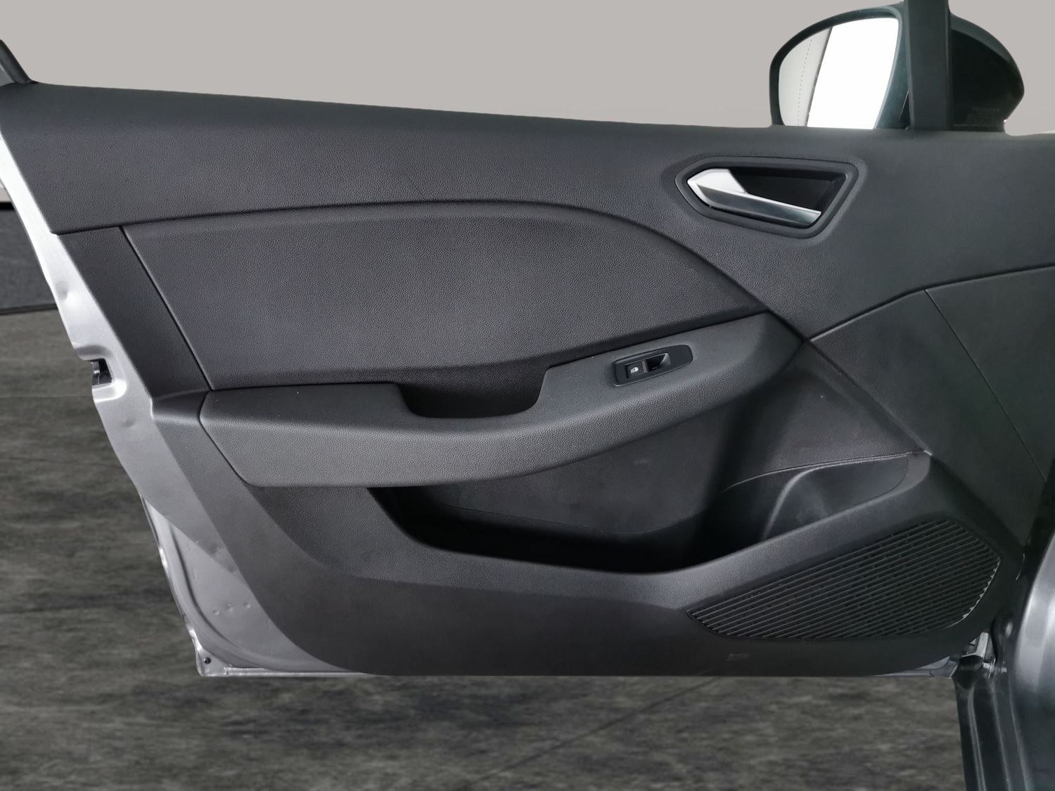 Used Renault Clio for sale - 77239795: Photo 24