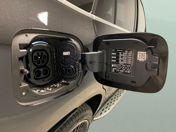 Used Mercedes-Benz EQC 2023 for sale - 76310653: Photo 41