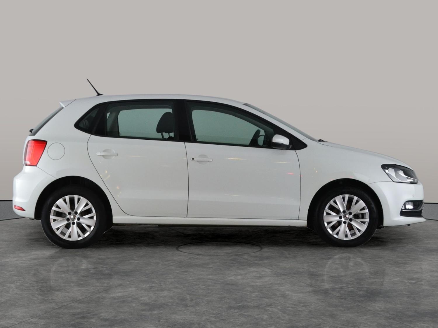 Used Volkswagen Polo 2015 for sale - 76580578: Photo 10