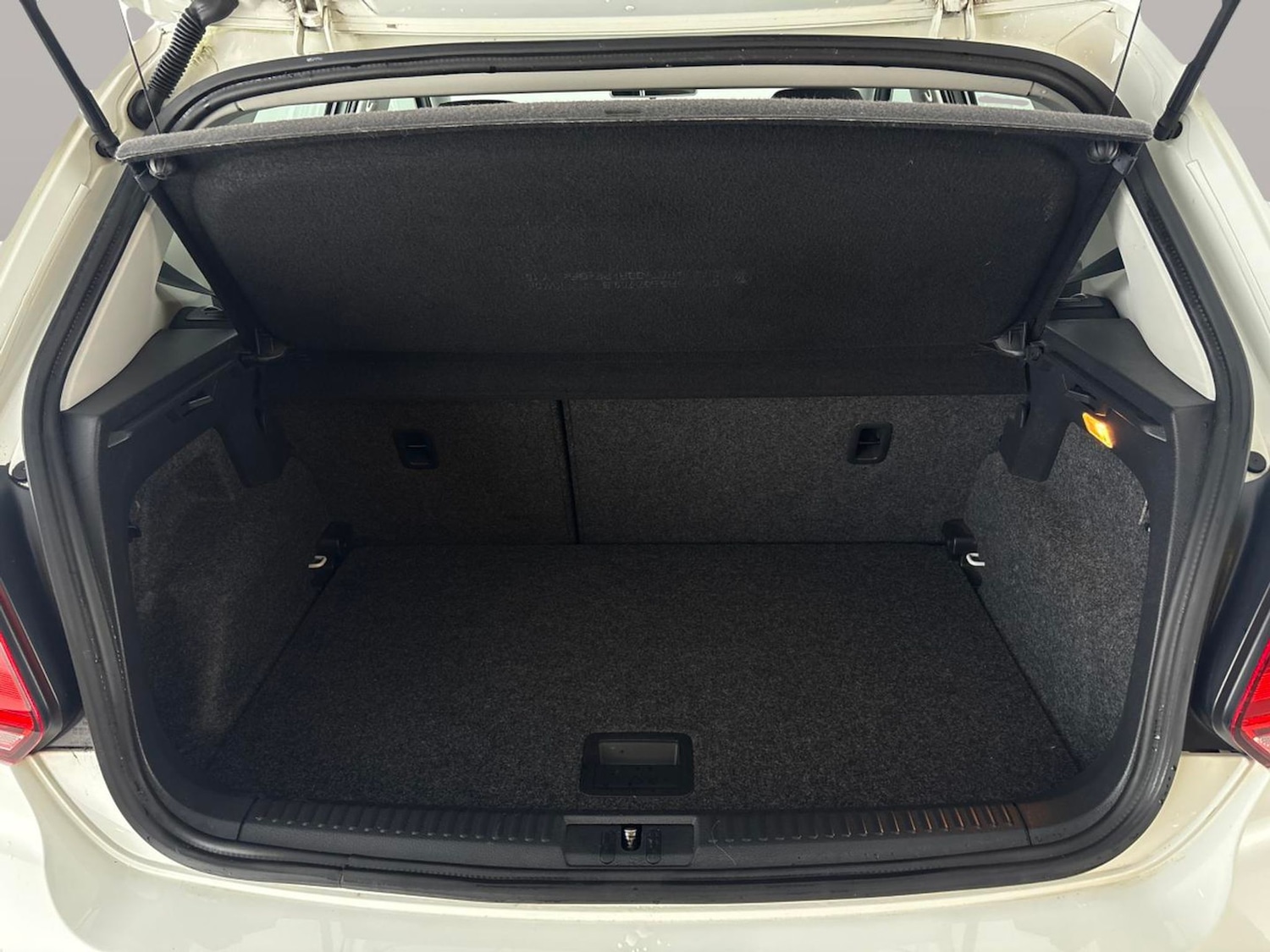 Used Volkswagen Polo 2015 for sale - 76580578: Photo 28