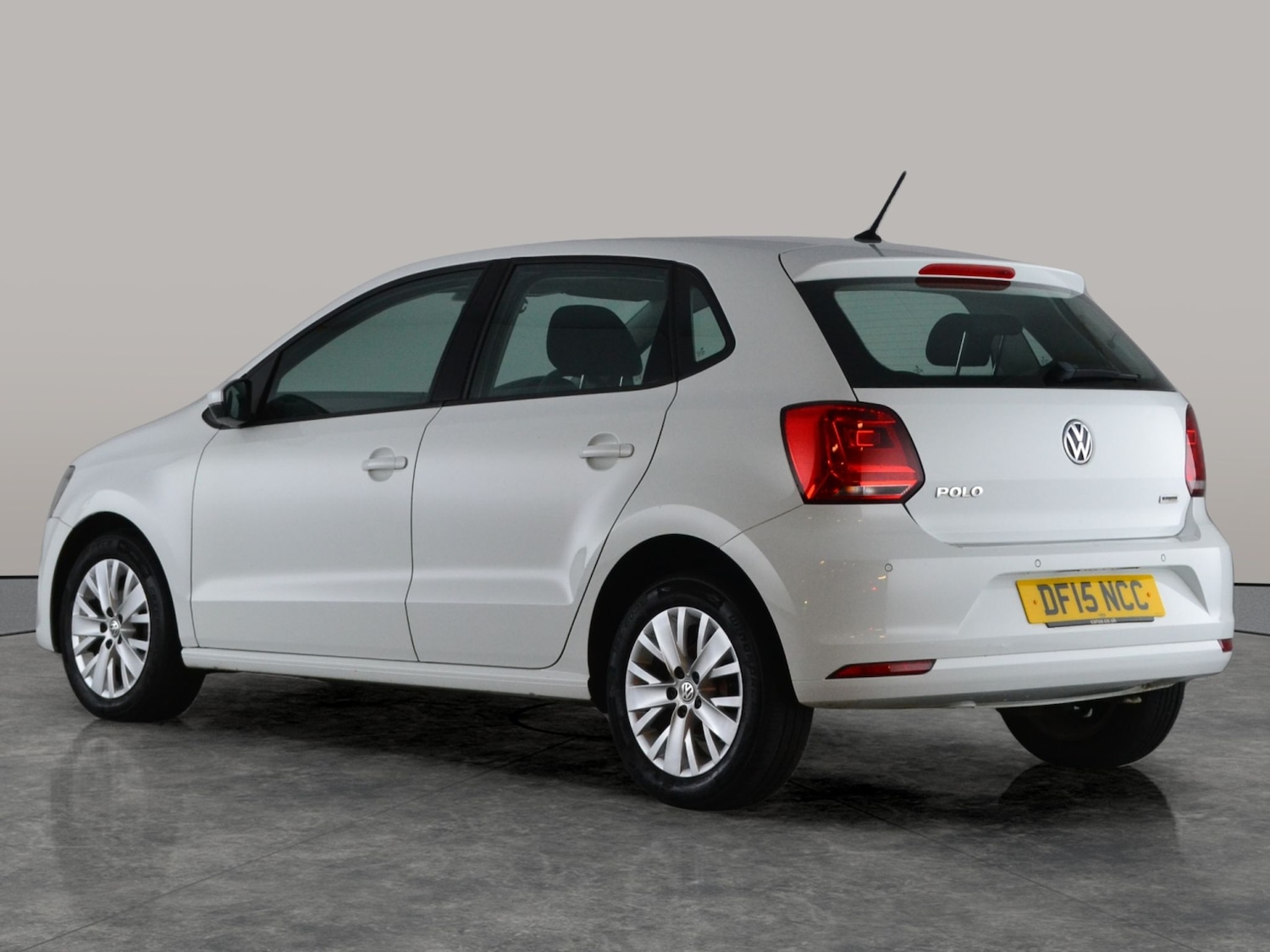 Used Volkswagen Polo 2015 for sale - 76580578: Photo 7