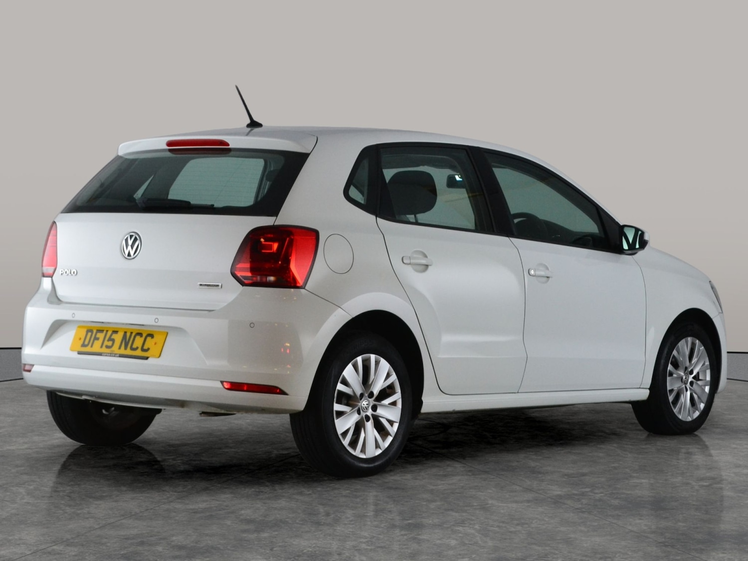 Used Volkswagen Polo 2015 for sale - 76580578: Photo 9