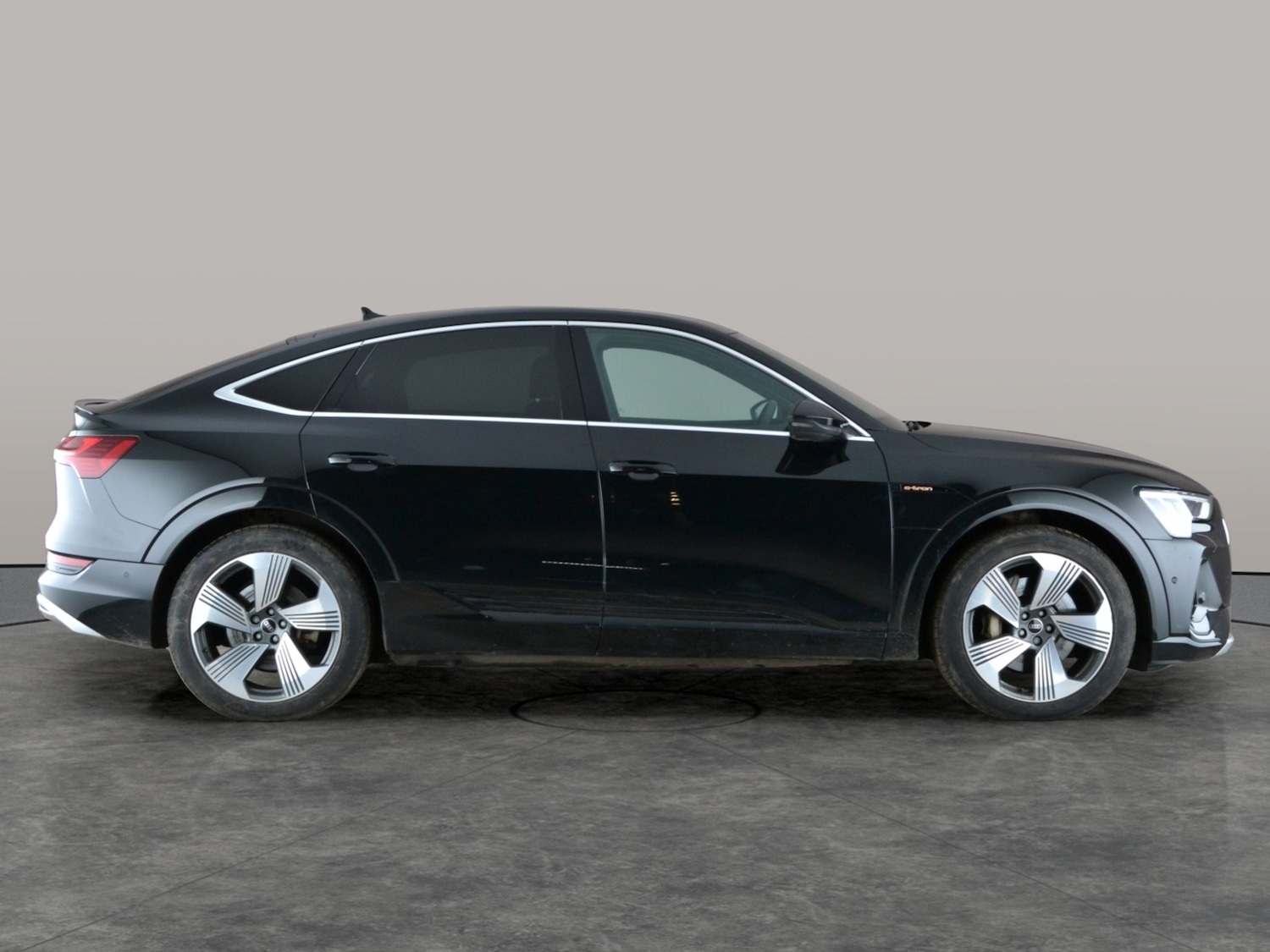 Used Audi e-tron 2023 for sale - 77259440: Photo 10