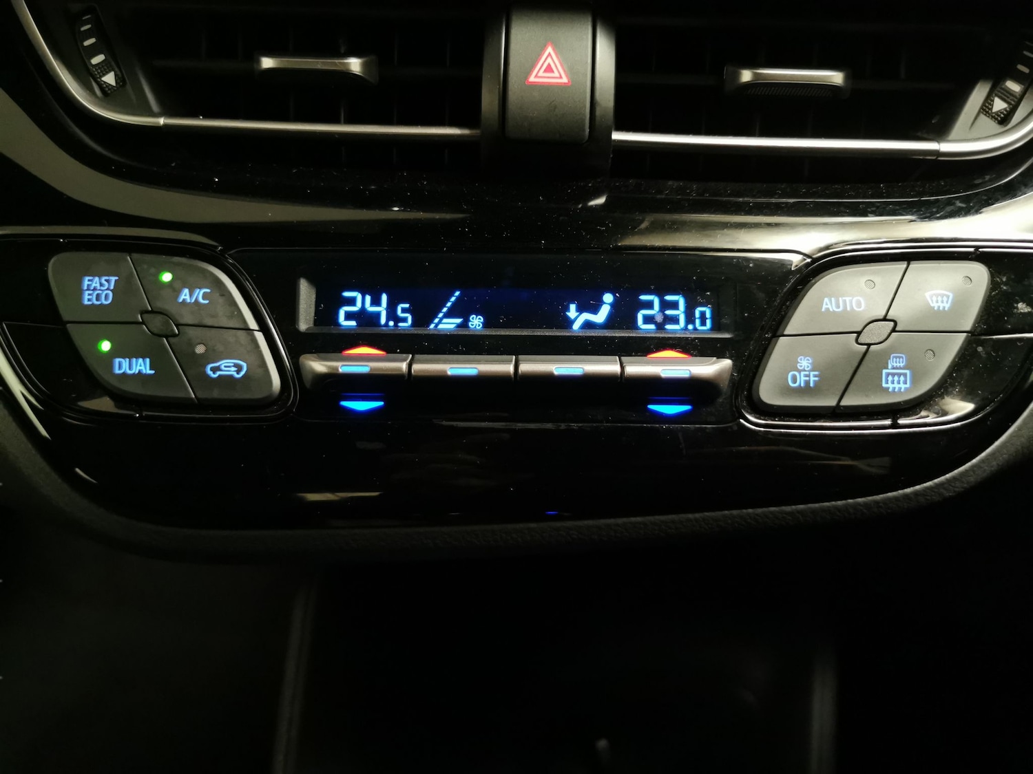 Used Toyota C-HR 2023 for sale - 77980708: Photo 16