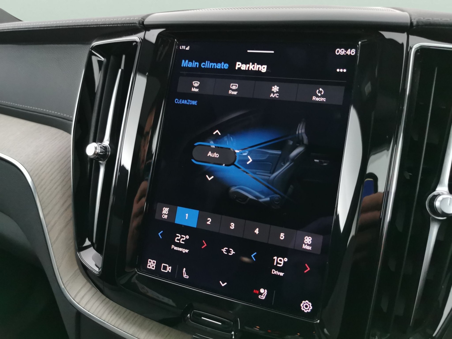 Used Volvo XC60 2022 for sale - 77269749: Photo 21