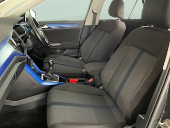 Used Volkswagen T-Roc 2021 for sale - 76492015: Photo