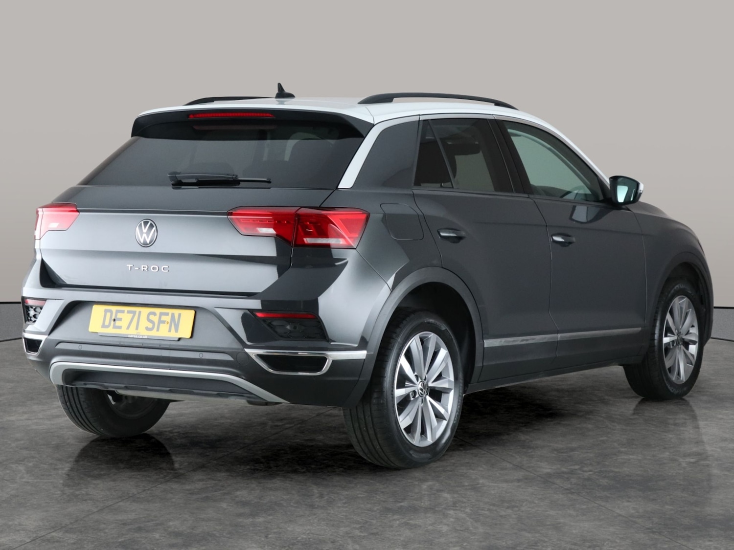Used Volkswagen T-Roc 2021 for sale - 76492015: Photo 8