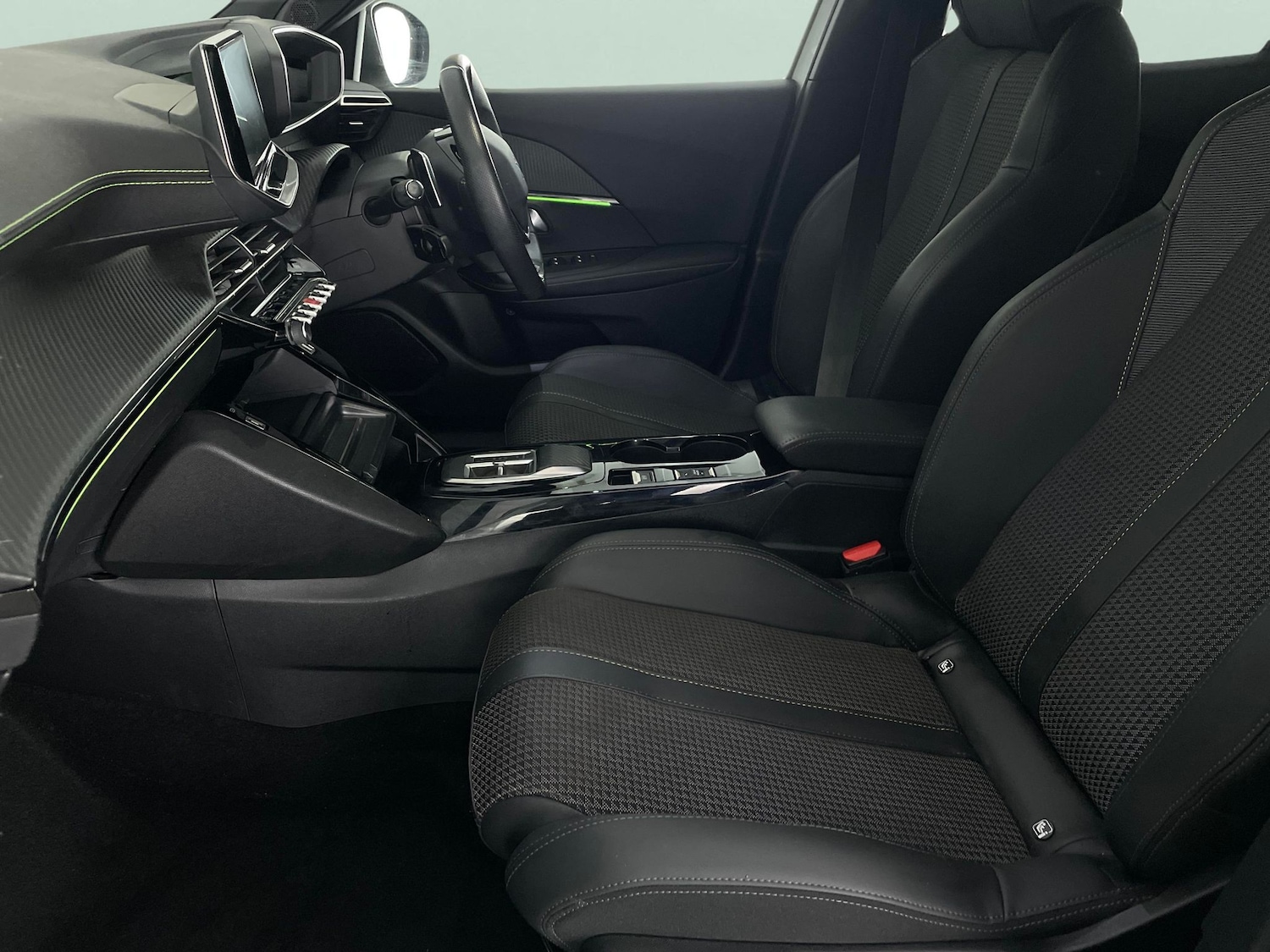 Used Peugeot 2008 2023 for sale - 78061707: Photo 4