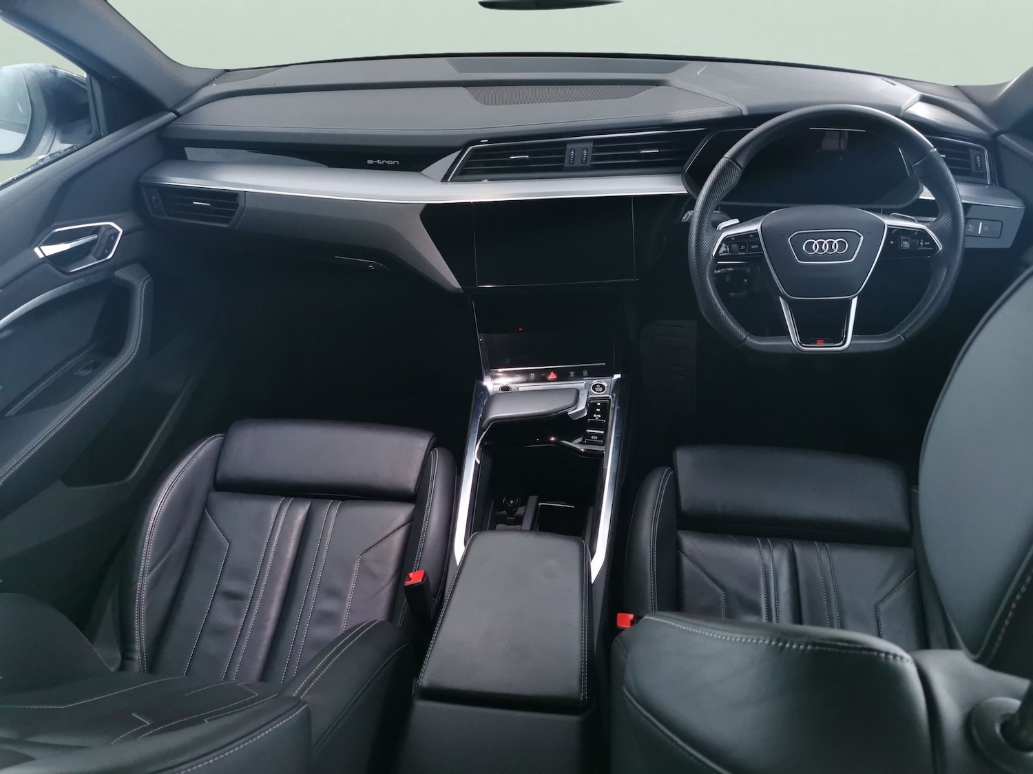 Used Audi e-tron 2022 for sale - 76777862: Photo 8