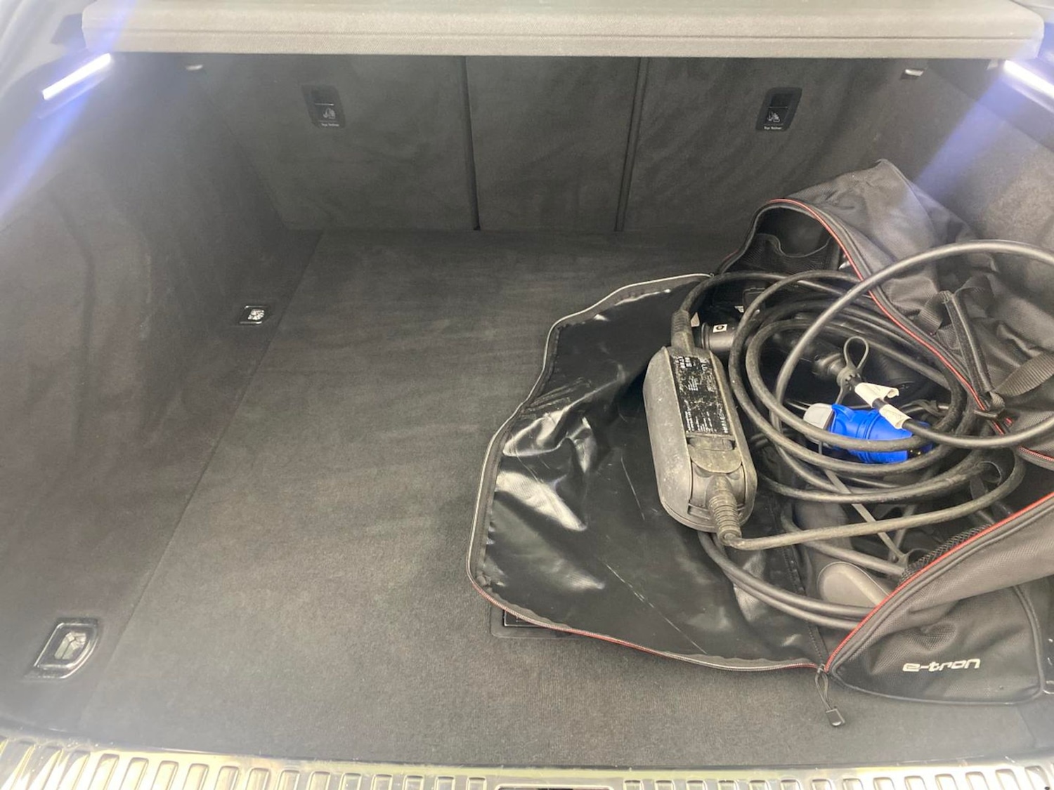 Used Audi e-tron 2023 for sale - 77367457: Photo 7