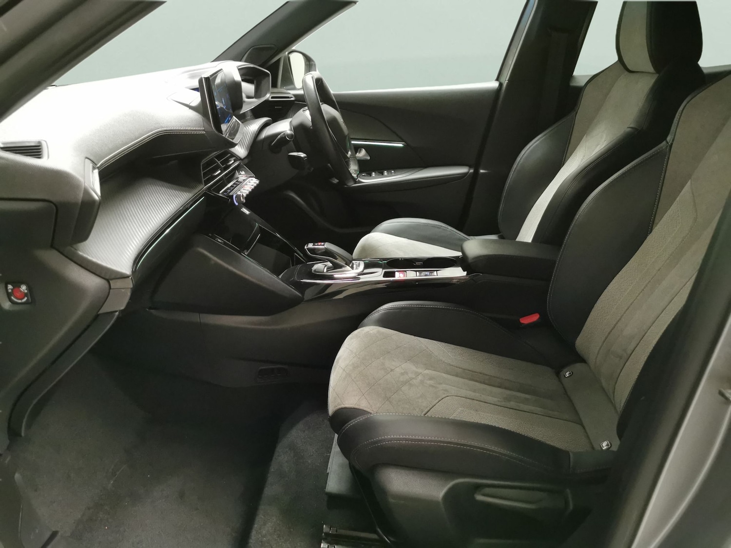 Used Peugeot 2008 2021 for sale - 77373327: Photo 4