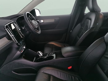 Used Volvo XC40 2022 for sale - 76748749: Photo