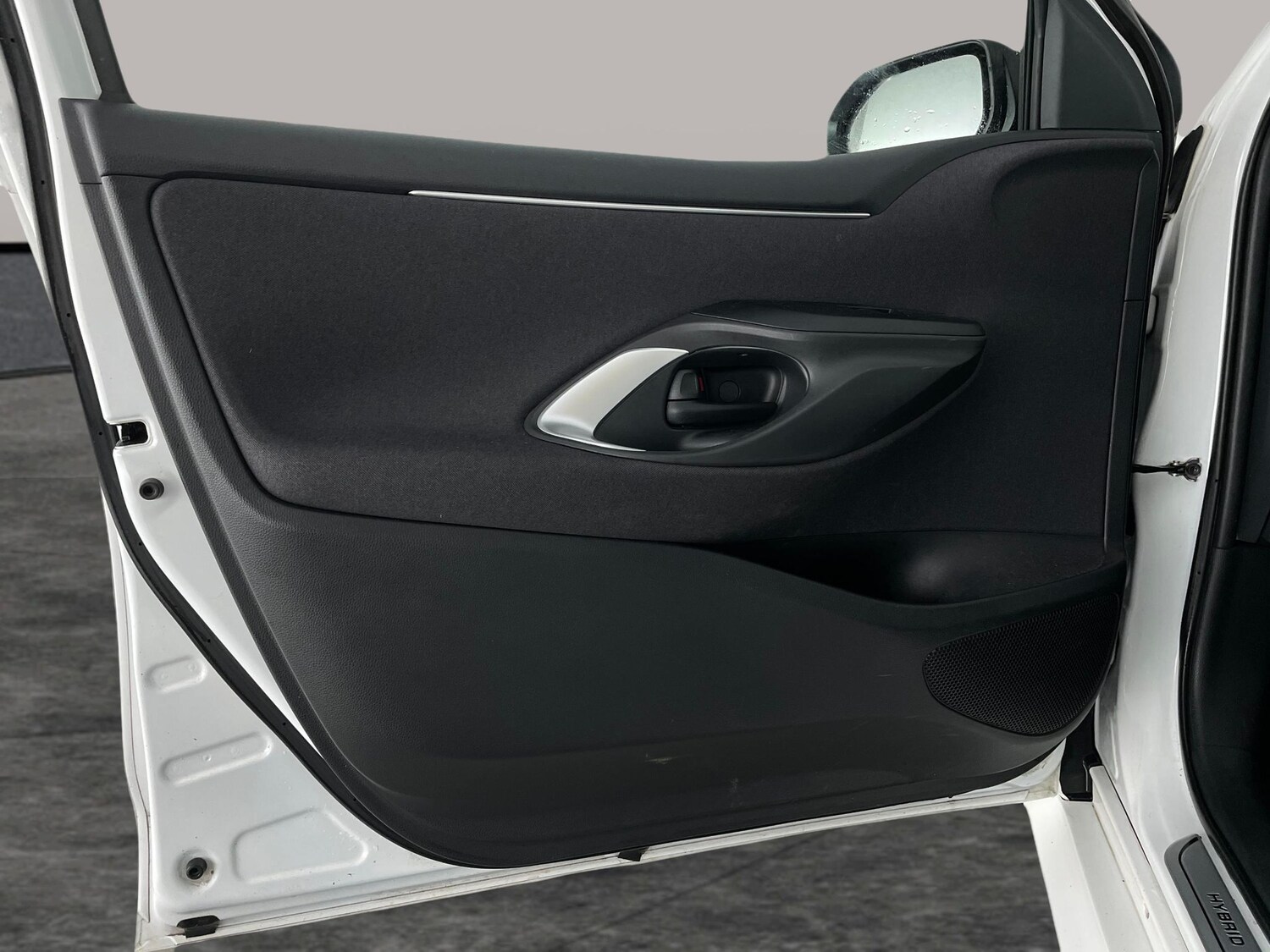 Used Toyota Yaris 2023 for sale - 77579339: Photo 25