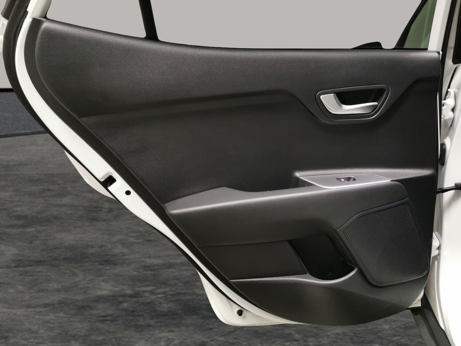 Used Kia Stonic 2023 for sale - 77942589: Photo 27