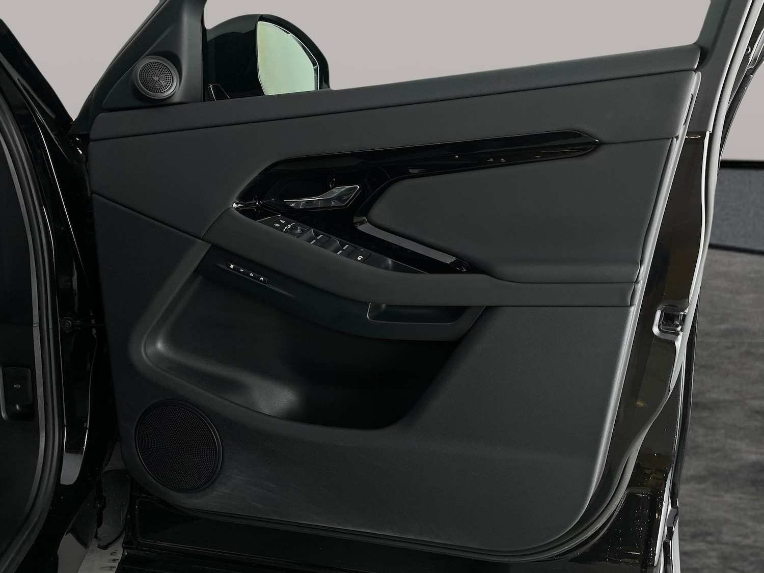 Used Land Rover Range Rover Evoque 2024 for sale - 78082040: Photo 37