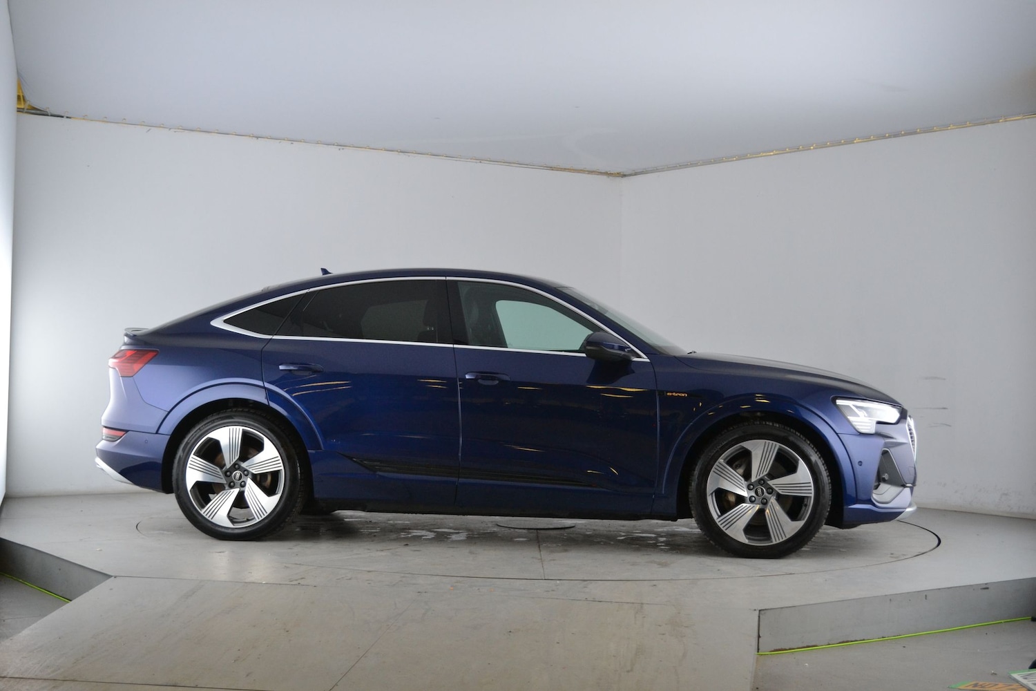 Used Audi e-tron 2023 for sale - 77225569: Photo 12