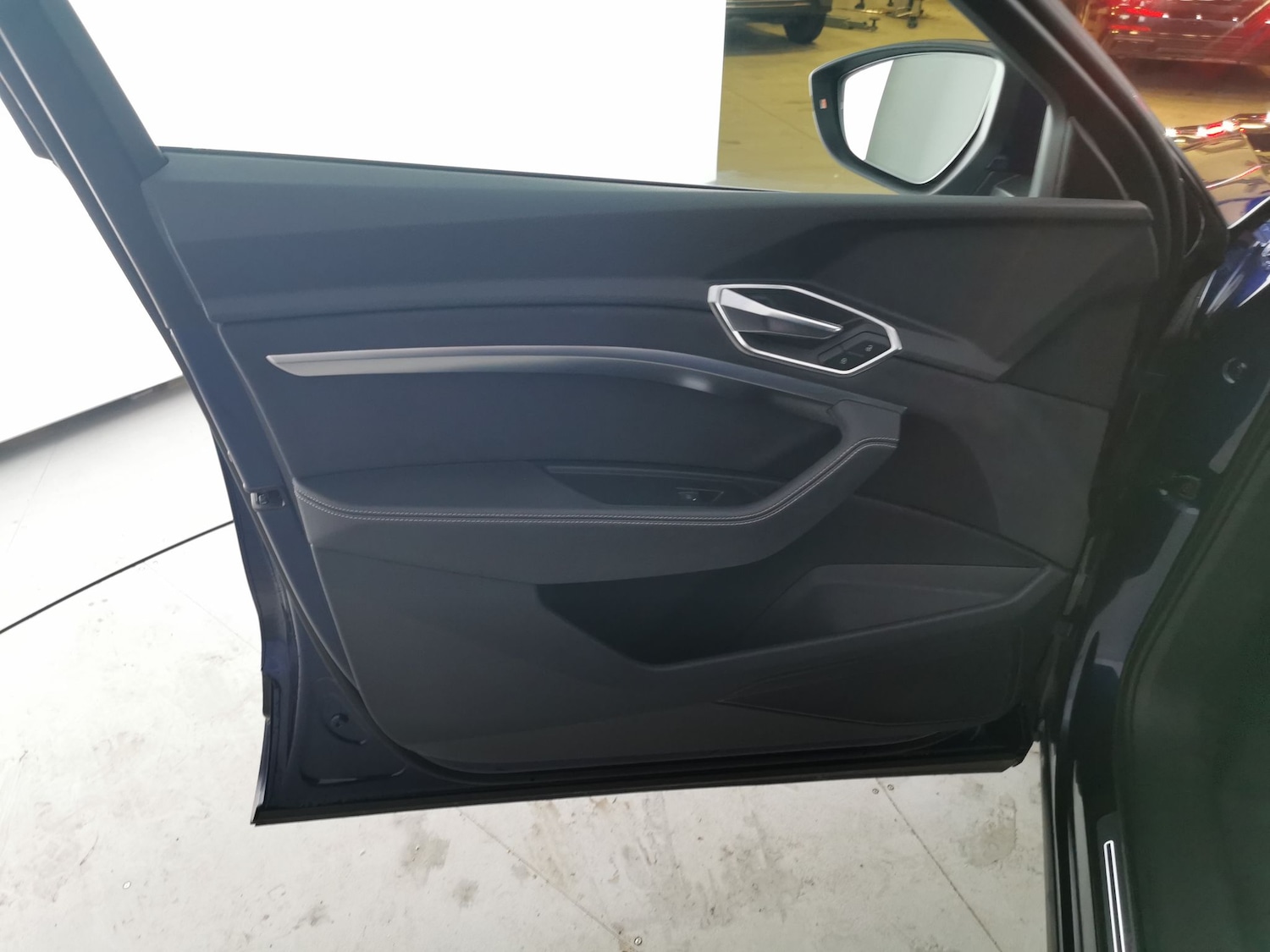 Used Audi e-tron 2023 for sale - 77225569: Photo 31