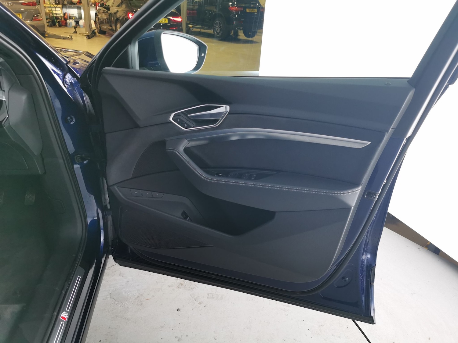 Used Audi e-tron 2023 for sale - 77225569: Photo 33