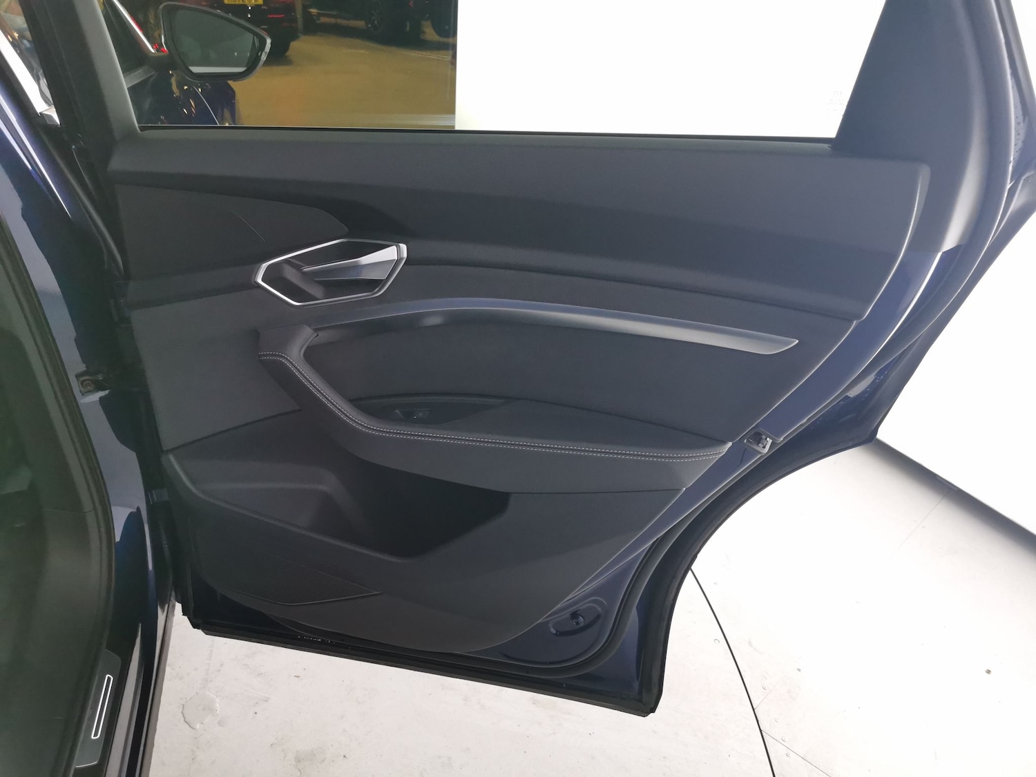 Used Audi e-tron 2023 for sale - 77225569: Photo 34