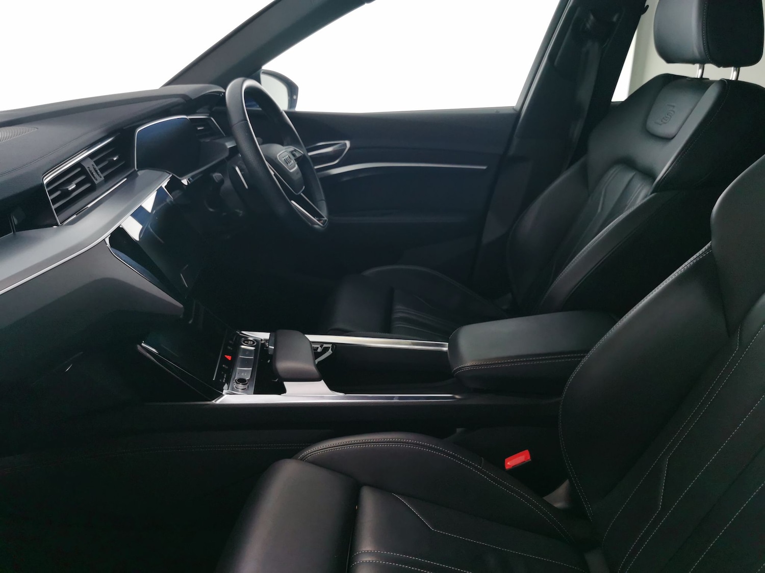 Used Audi e-tron 2023 for sale - 77225569: Photo 4