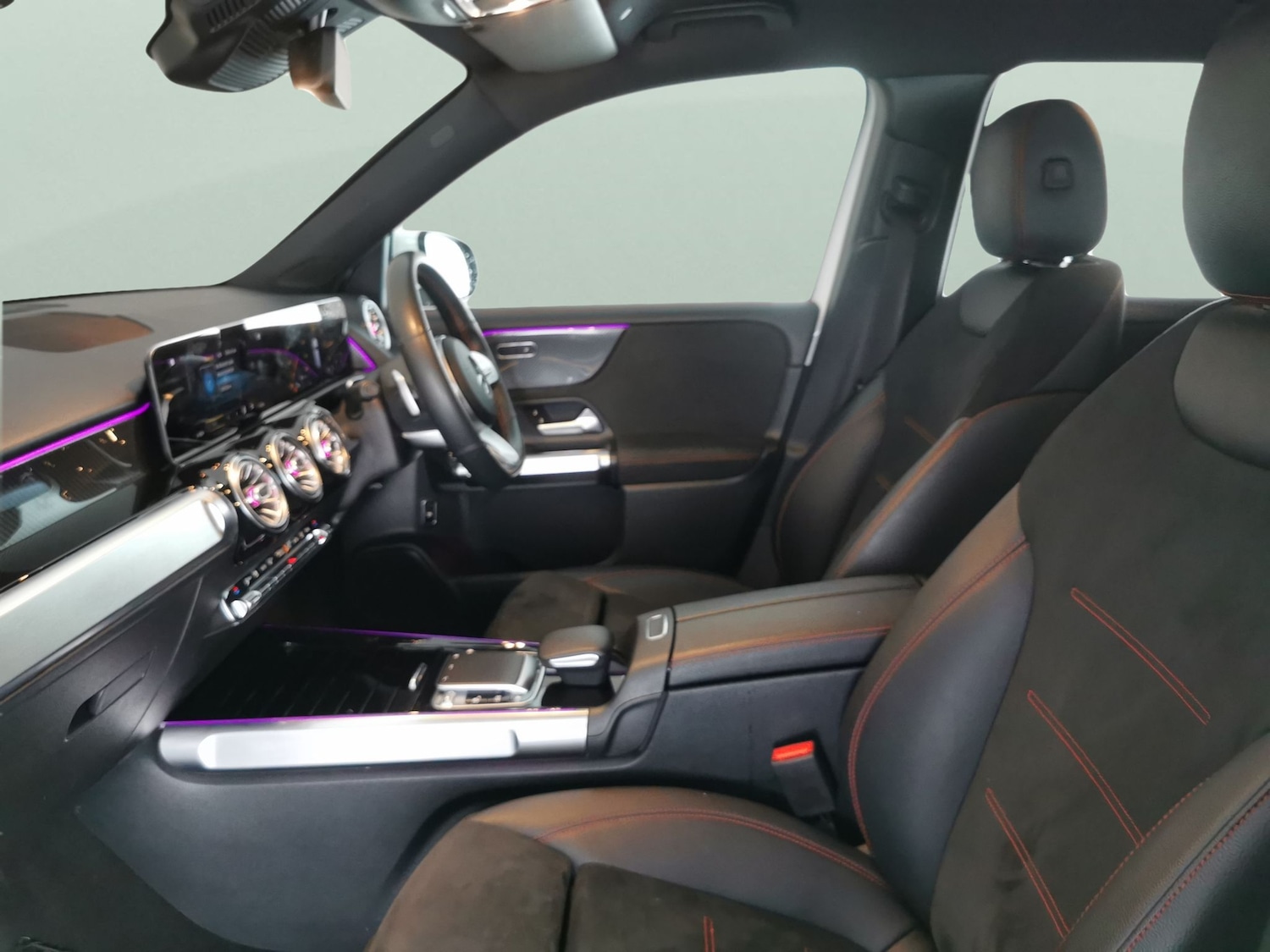 Used Mercedes-Benz GLB 2021 for sale - 77995457: Photo 4