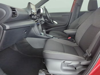 Used Toyota Yaris Cross 2022 for sale - 77316637: Photo