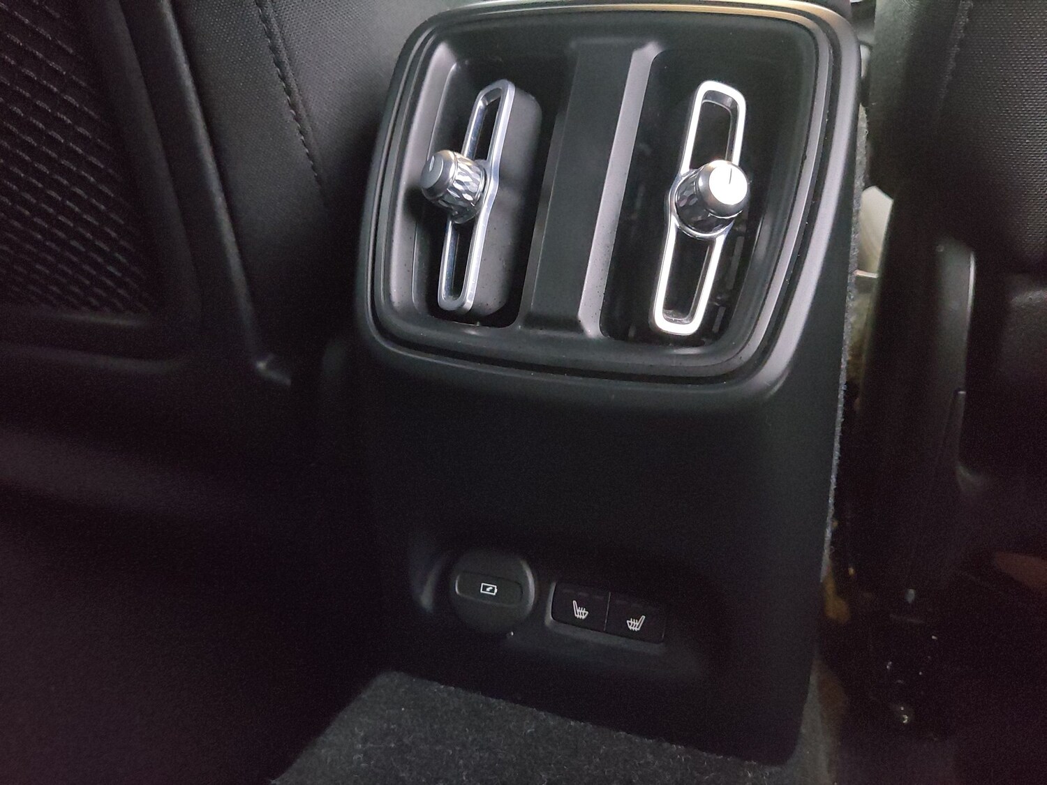 Used Volvo XC40 2023 for sale - 78218491: Photo 16