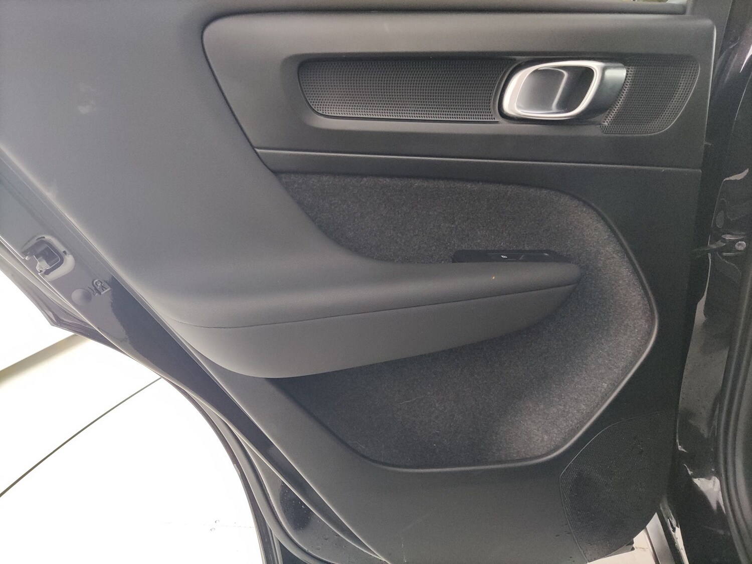 Used Volvo XC40 2023 for sale - 78218491: Photo 32