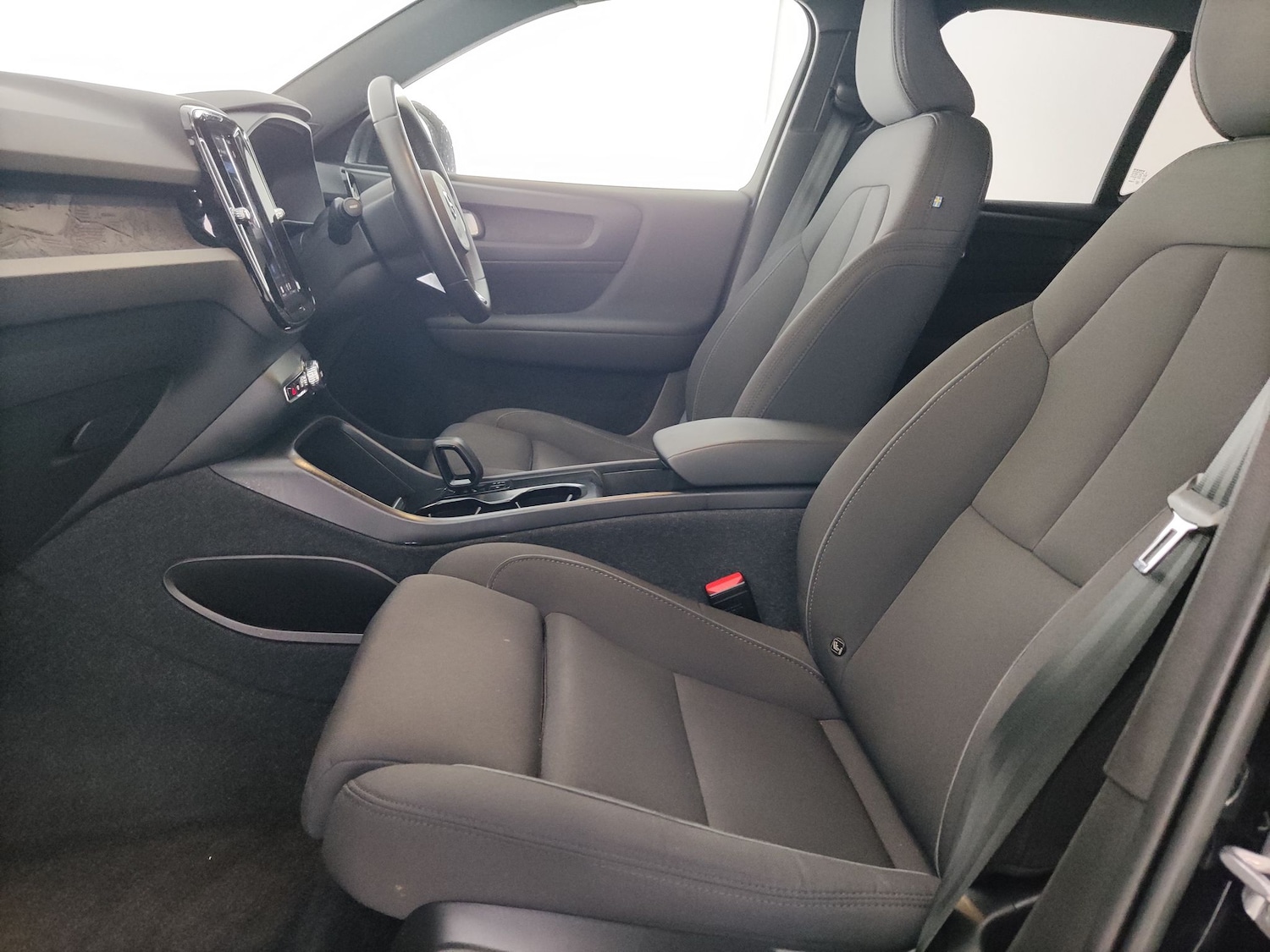 Used Volvo XC40 2023 for sale - 78218491: Photo 4