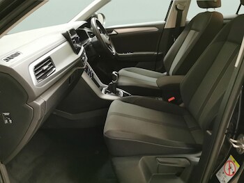 Used Volkswagen T-Roc 2023 for sale - 78436544: Photo