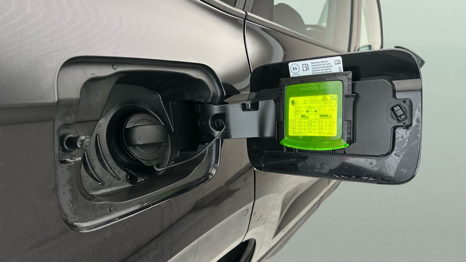 Used Skoda Karoq 2021 for sale - 77034085: Photo 12