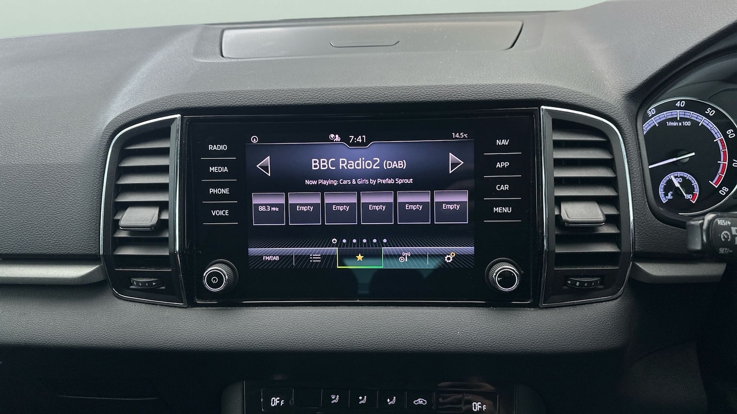 Used Skoda Karoq 2021 for sale - 77034085: Photo 15