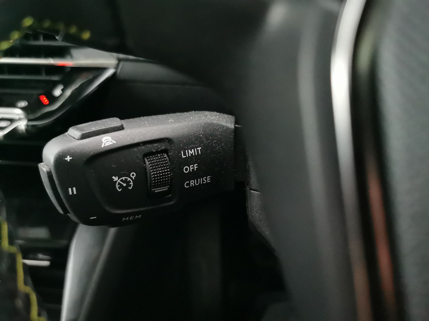 Used Peugeot 2008 2021 for sale - 77846154: Photo 23