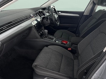 Used Volkswagen Passat 2023 for sale - 78025454: Photo