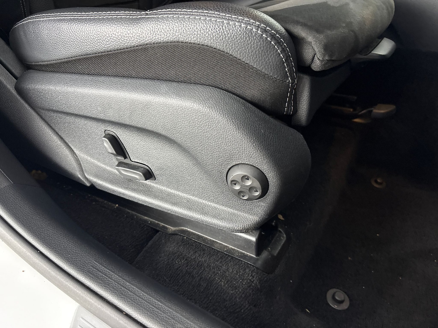 Used Mercedes-Benz GLC 2020 for sale - 77460908: Photo 23