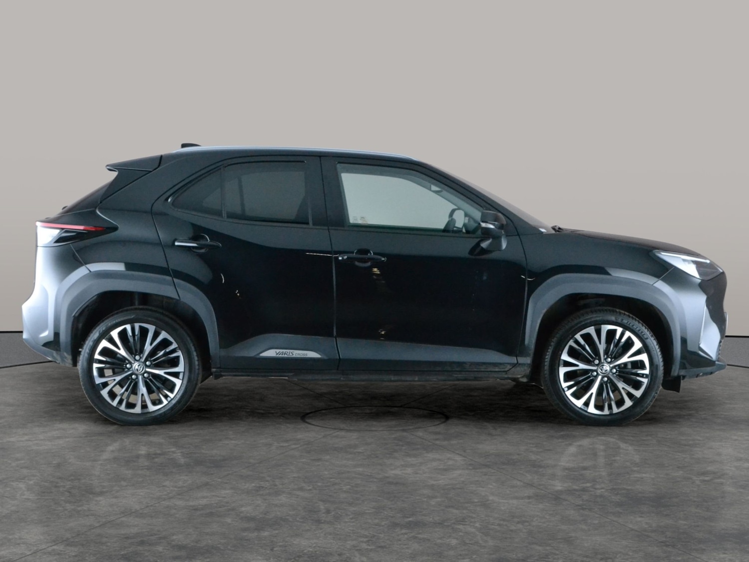 Used Toyota Yaris Cross 2022 for sale - 77702983: Photo 8