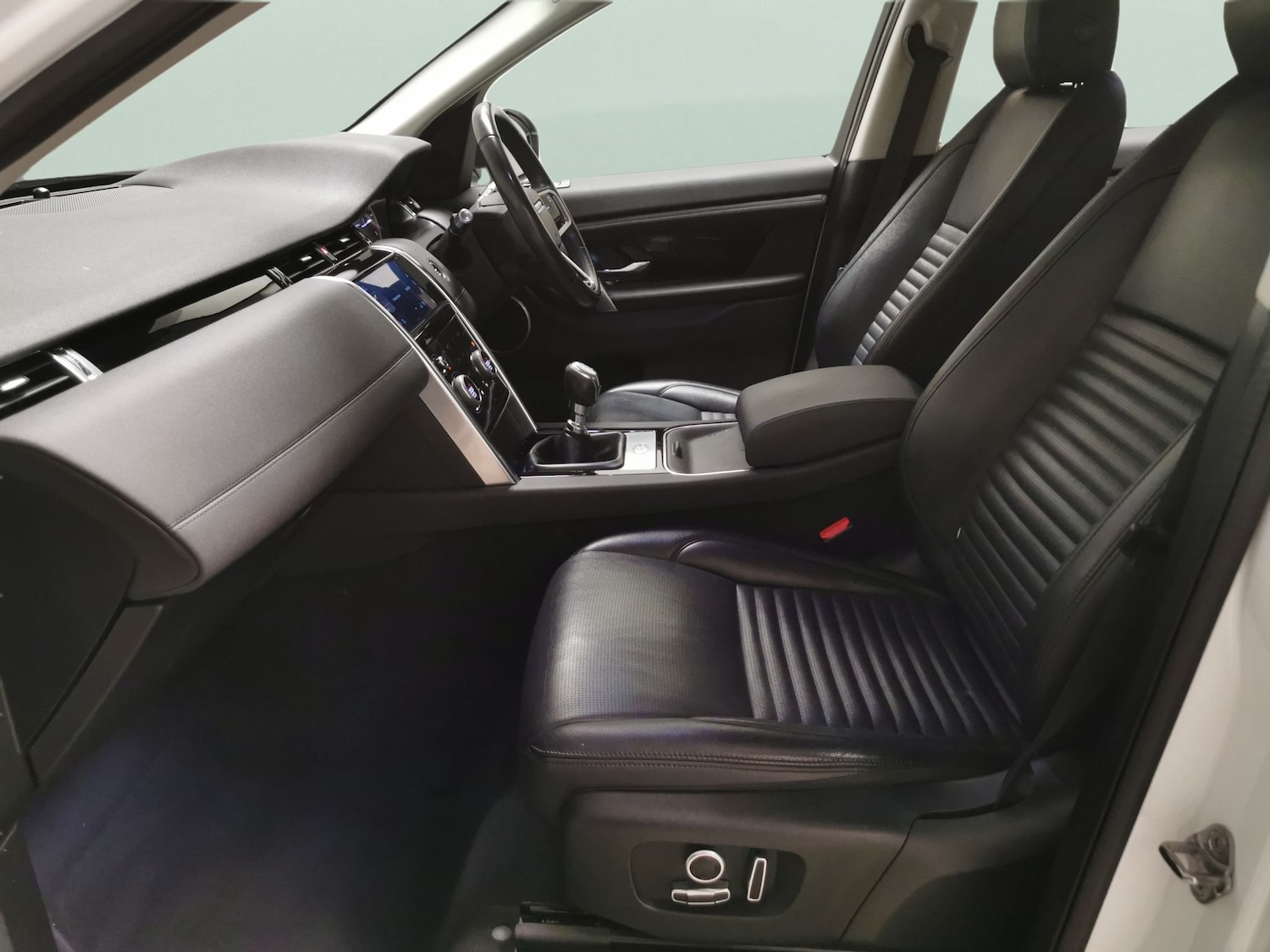 Used Land Rover Discovery Sport 2021 for sale - 78149318: Photo 4