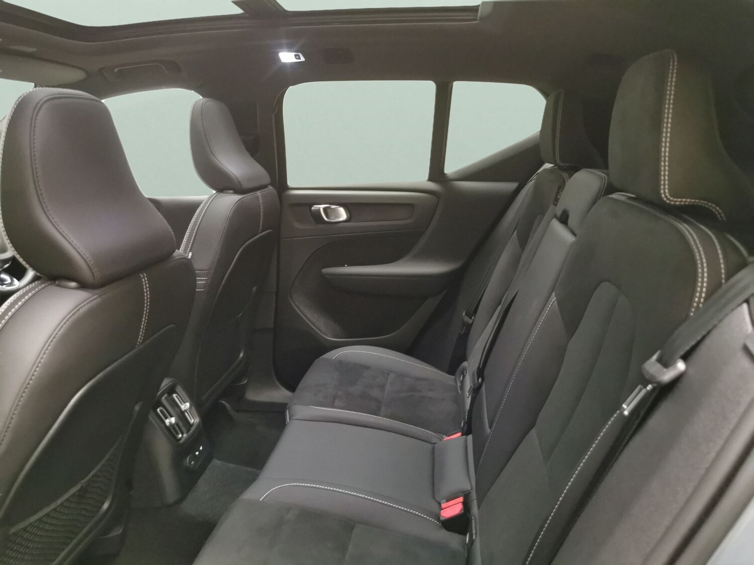 Used Volvo XC40 2022 for sale - 77833689: Photo 34