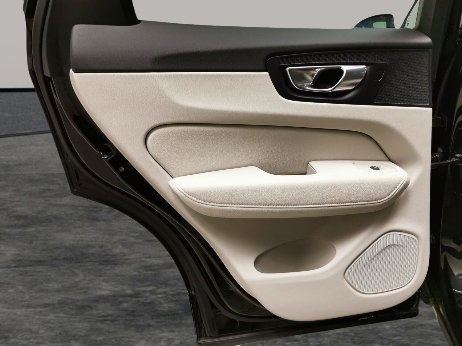 Used Volvo XC60 2020 for sale - 77842042: Photo 26