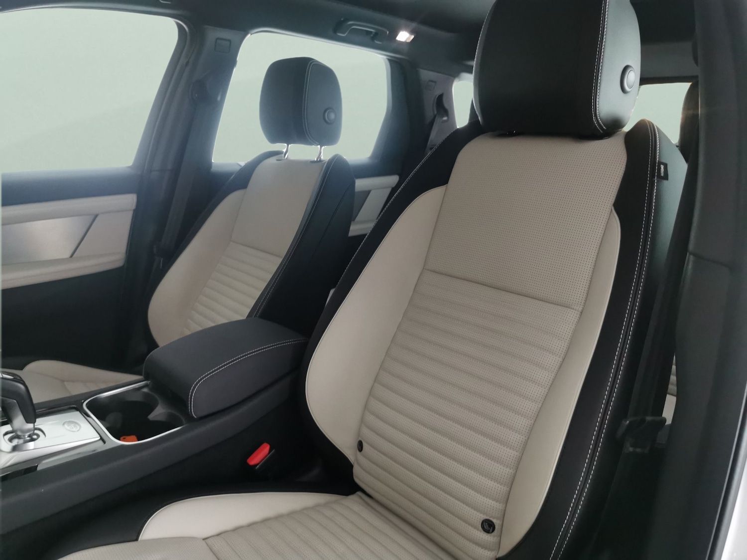 Used Land Rover Discovery Sport 2022 for sale - 77636401: Photo 8