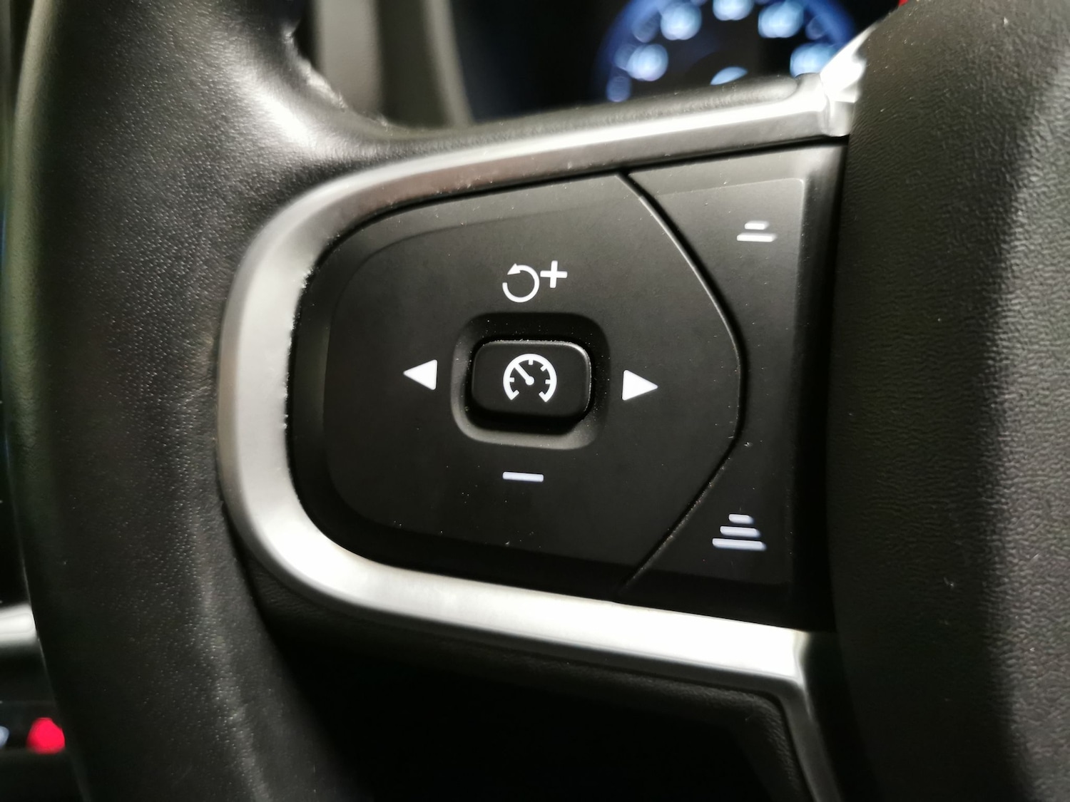 Used Volvo XC60 2018 for sale - 78132549: Photo 18