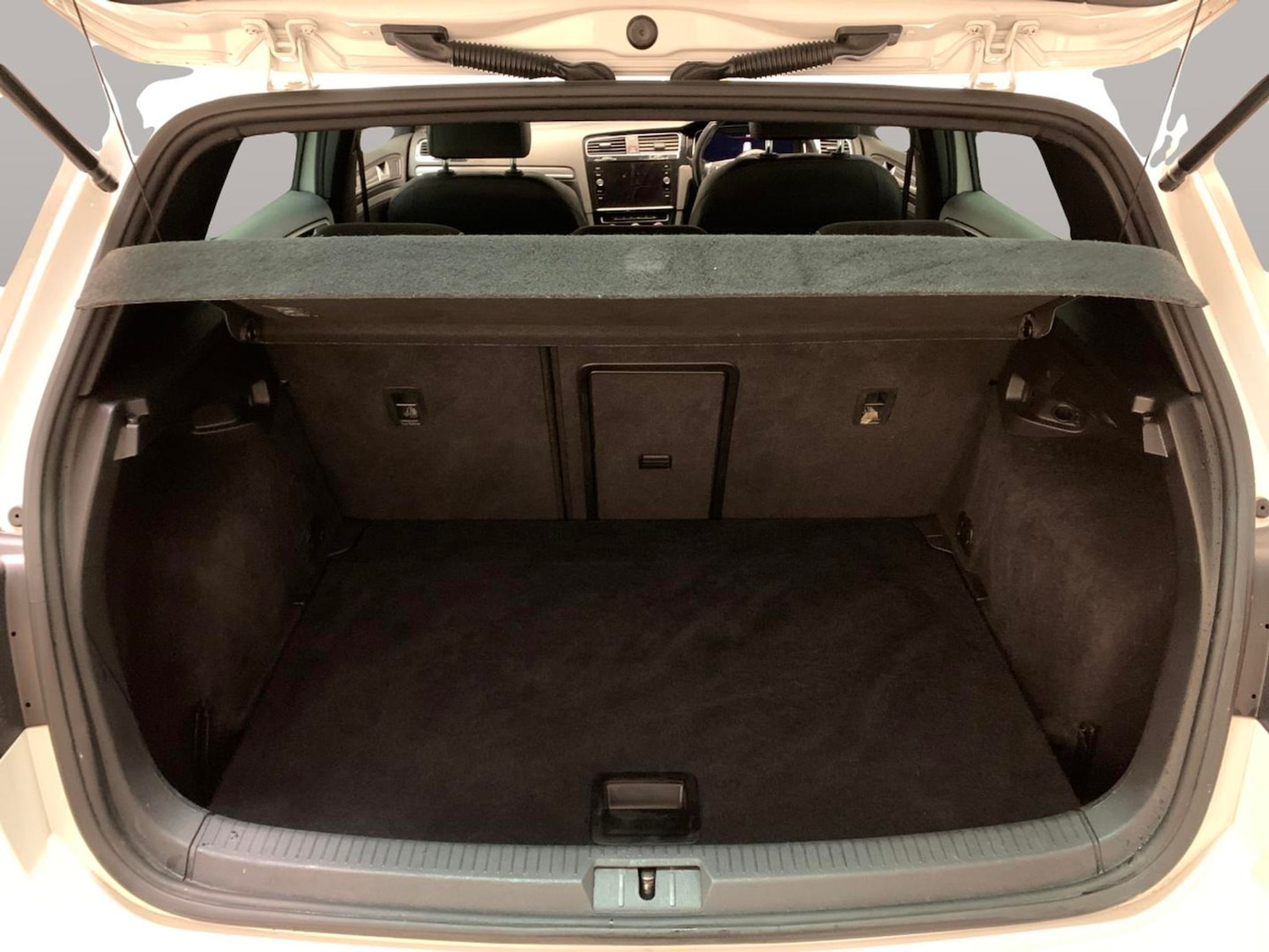 Used Volkswagen Golf 2018 for sale - 77255727: Photo 32