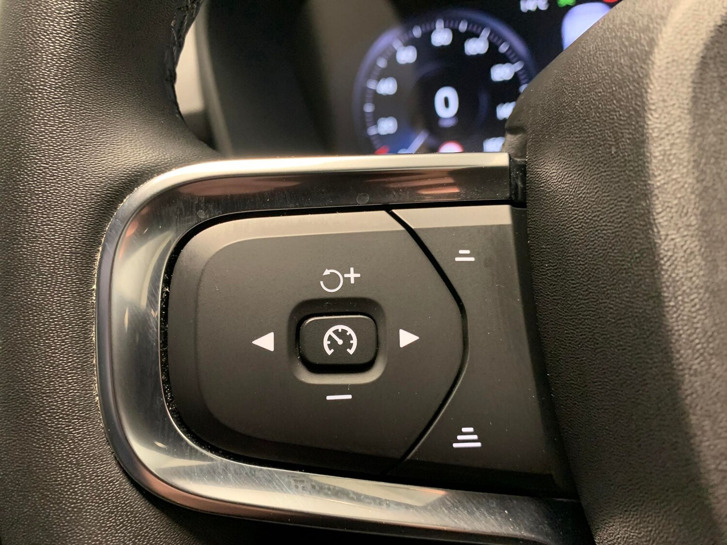 Used Volvo XC40 2022 for sale - 77789969: Photo 21