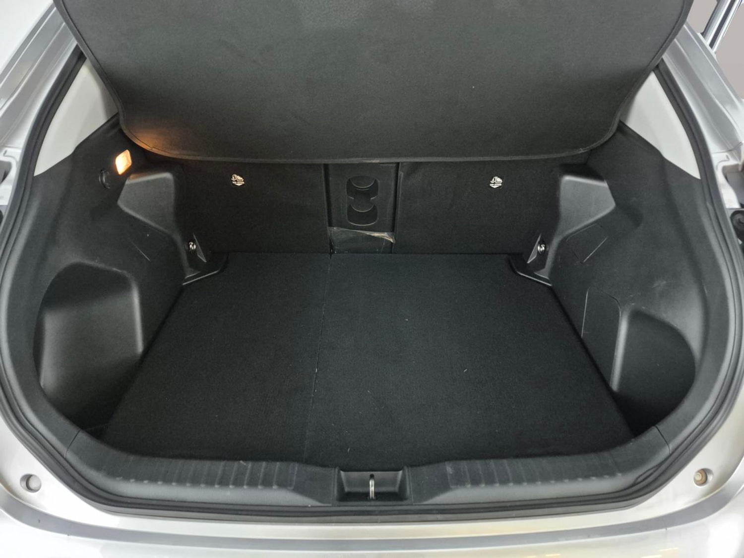 Used Toyota Yaris Cross 2023 for sale - 77981256: Photo 32