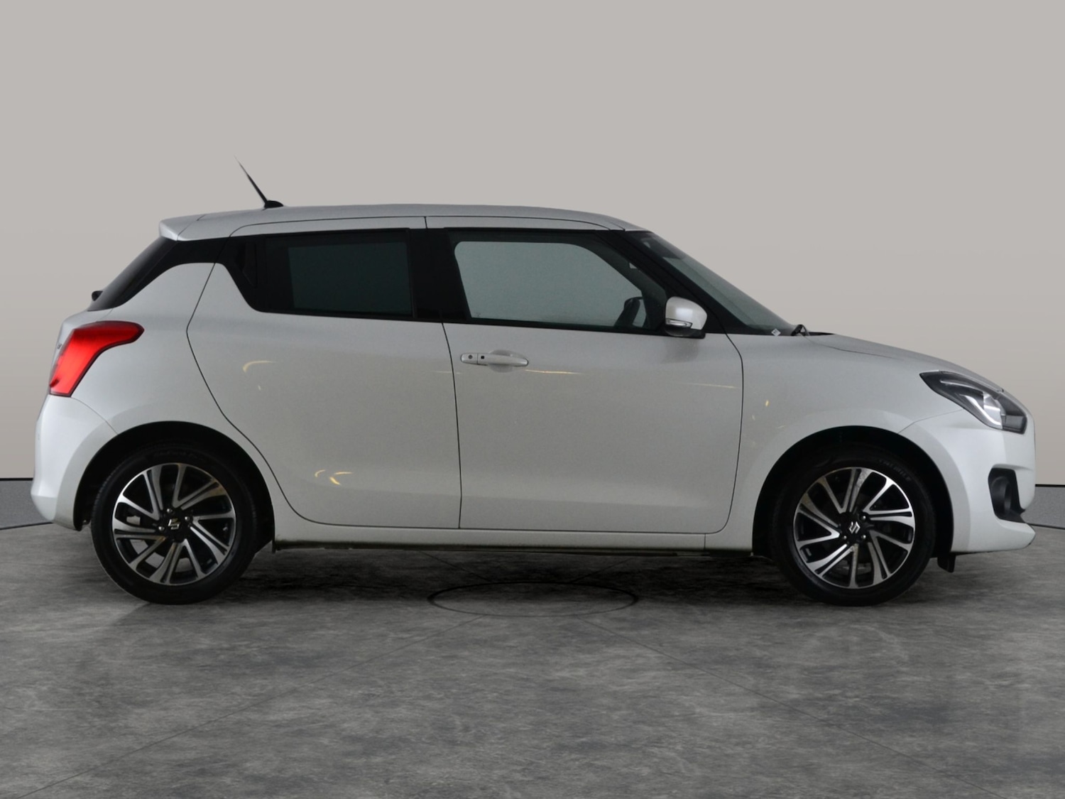 Used Suzuki Swift 2023 for sale - 78207330: Photo 10