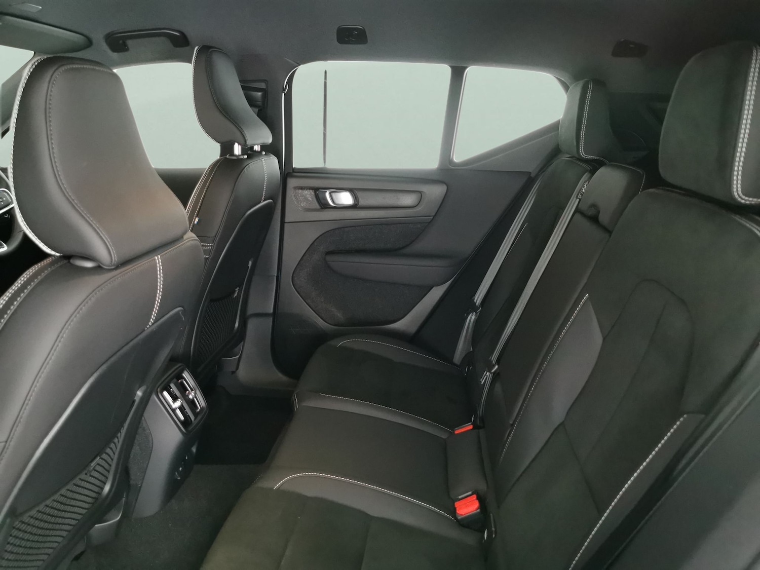 Used Volvo XC40 for sale - 76725370: Photo 30